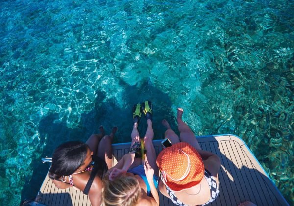 One-day-escape-guests-at-the-boat